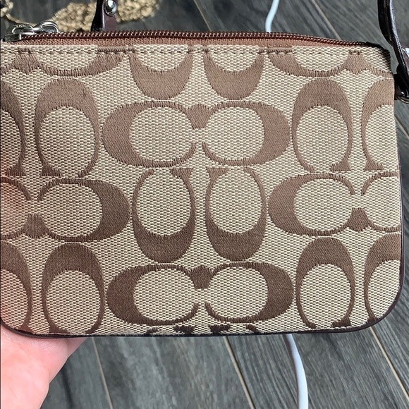 Coach wristlet - Picture 3 of 3
